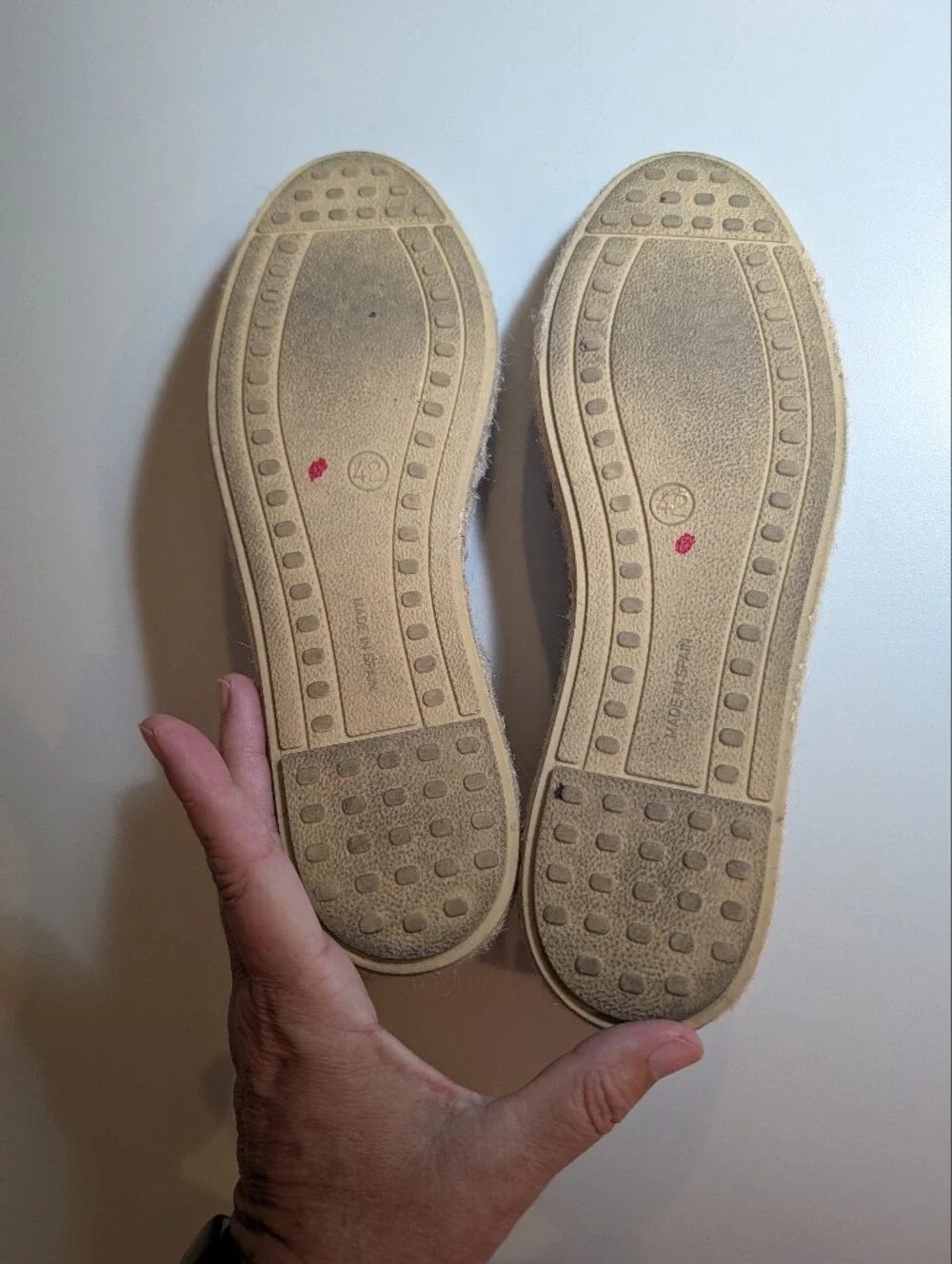 Verbenas Woman's Cruz Taupe Suede Leather Peep-Toe Espadrille Flats - Size 9½